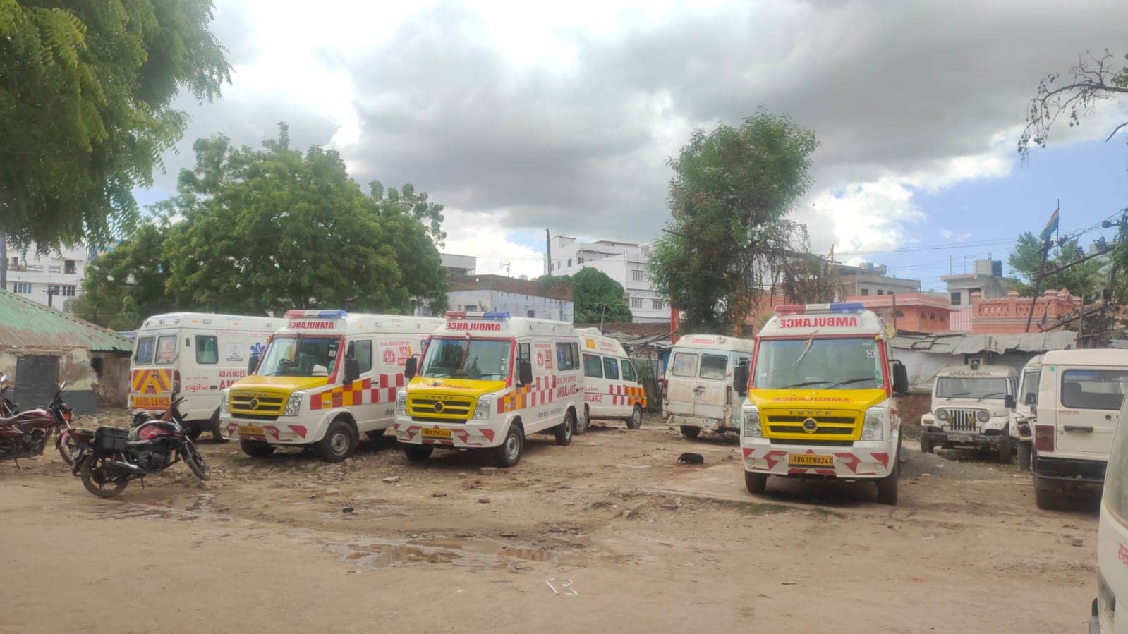NAWADA: सदर अस्पताल में खड़ी हैं 13 एंबुलेंस, मरीज़ों को हो रही लगातार परेशानी