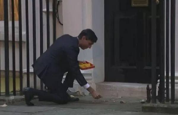 ब्रिटेन में प्रधानमन्त्री पद की दौड़ में सबसे आगे चल रहे ऋषि सुनक को अपने हिंदू होने पर गर्व, कैसे जरा पढ़िए