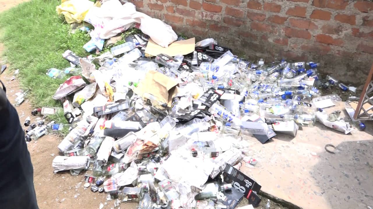 DHANBAD:  लोकल शराब बन जाती थी ब्रांडेड और भेजी जाती थी बिहार 