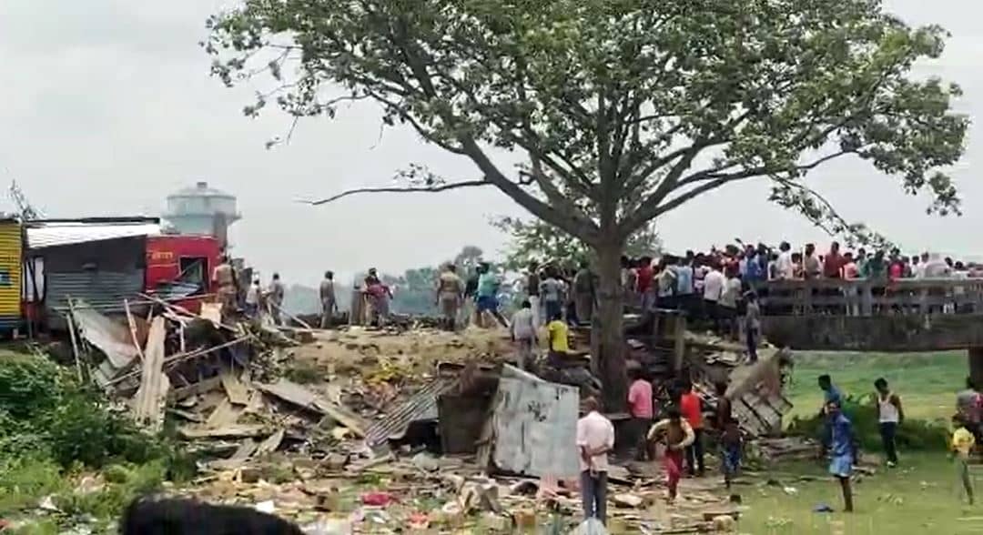 छपरा के एक मकान में बम विस्फोट, कई लोगों की मौ'त 