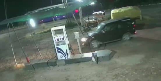 पेट्रोल की बढ़ती महंगाई ने अच्छे घराने के लड़के को बनाया पेट्रोल चोर