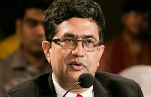 BSE के प्रबंध निदेशक आशीष चौहान ने क्यों दिया इस्तीफा, जानिए कारण