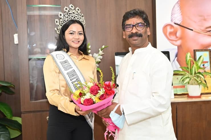 मिस यूनाइटेड नेशंस अर्थ 2022: CM हेमंत से मिली एंजेल मेरीना तिर्की, जानें पूरा मामला