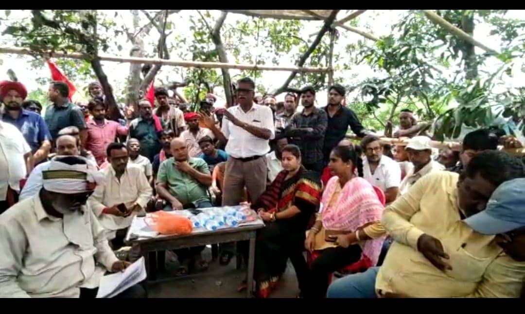  CKW साइडिंग बना अखाडा, मजदूर और प्रबंधन आमने -सामने 