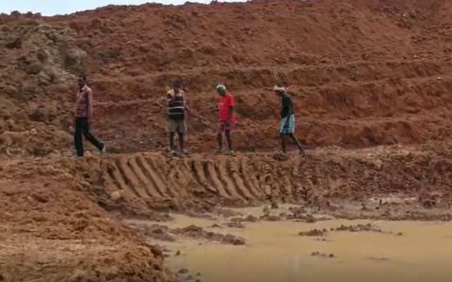 लोहरदगा: तालाब निर्माण कार्य में जारी है लूट-खसोट का सिलसिला,  सिर्फ कागजों तक ही सीमित रह जाती है सरकारी योजना