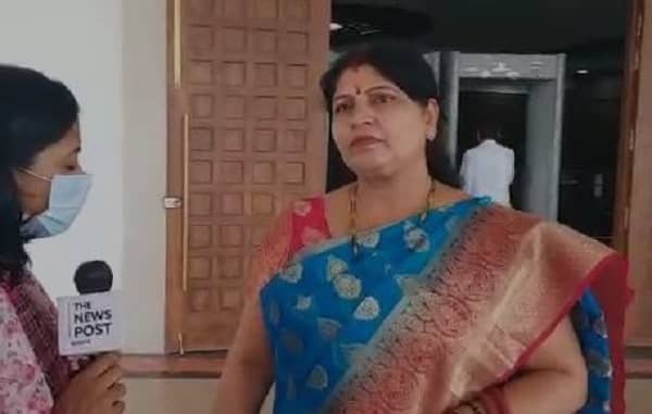 सरकार बताए कांग्रेस के “अमर अकबर एंथोनी” कहां हैं : नीरा यादव