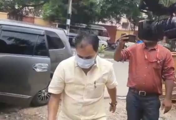 BREAKING: CM हेमंत सोरेन के प्रेस सलाहकार अभिषेक पिंटु से दूसरे दिन भी पूछताछ जारी