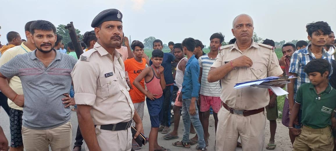 सड़क हादसे में सीआरपीएफ सब इंस्पेक्टर की मौ'त, दो घायल