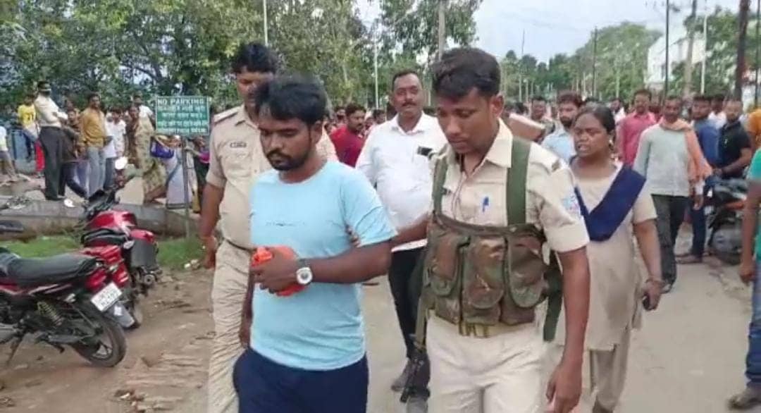 DHANBAD; SNMMCH में मरीज के परिजनों और सुरक्षाकर्मियों के बीच मारपीट, पुलिस कर रही पूछताछ