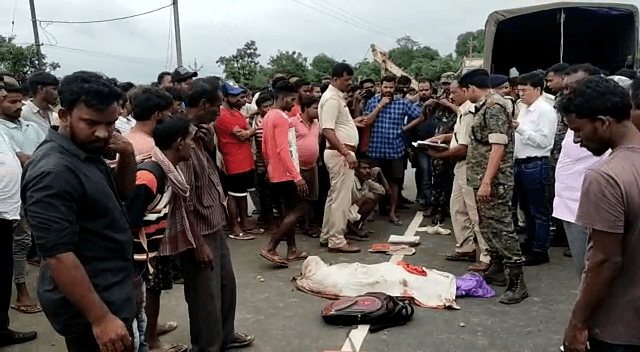 ट्रक ने स्कूल वैन को मारी टक्कर, चार बच्चों की मौत, कई घायल