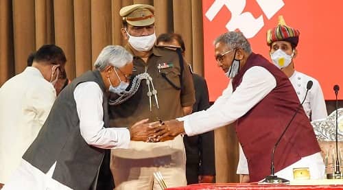 नीतीश कुमार ने 8वीं बार ली  CM की शपथ, तेजस्वी बनें डिप्टी सीएम