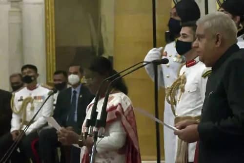 जगदीप धनखड़ ने ली उपराष्ट्रपति पद की शपथ, जानें किसान परिवार से यहां तक का सफर