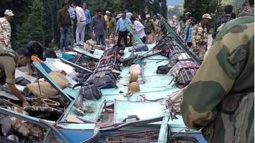 जम्मू-कश्मीर: ITBP के जवानों से भरी बस खाई में गिरी, 6 की मौत, कई घायल 
