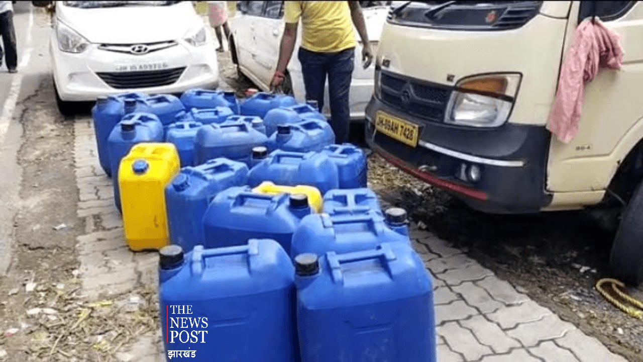 यहां अवैध तरीके से तैयार की जाती थी शराब, छापेमारी में 9 गैलन स्प्रिट  जब्त, एक गिरफ्तार