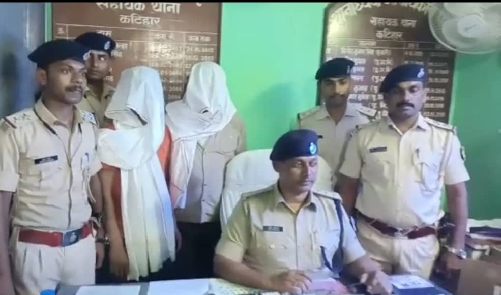 अपराध की बड़ी वारदात को अंजाम देने से पहले अपराधी चढ़े पुलिस के हत्थे ,कई हथियार जिंदा कारतूस भी बरामद