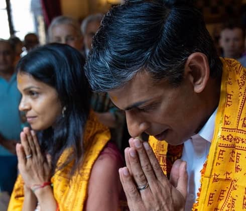 Britain: PM उम्मीदवार ऋषि सुनक ने पत्नी संग की श्रीकृष्ण की पूजा, सोशल मीडिया पर शेयर की फोटो