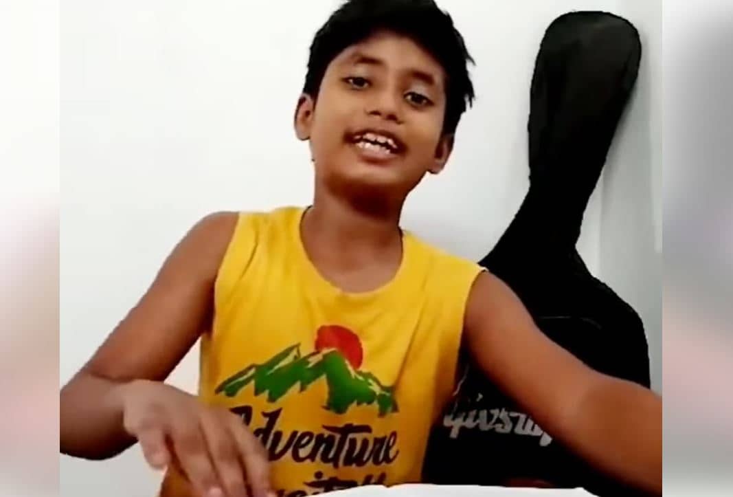 मोह कुर्सी का जाता नहीं...बेवफ़ा मुझको कहना न लोगों , CM  रहने की आदत पड़ी है.... एक बच्चे का गाना वायरल