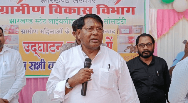 सियासी संकट पर मंत्री रामेश्वर उरावं बोलें हम सभी हेमंत सरकार के साथ