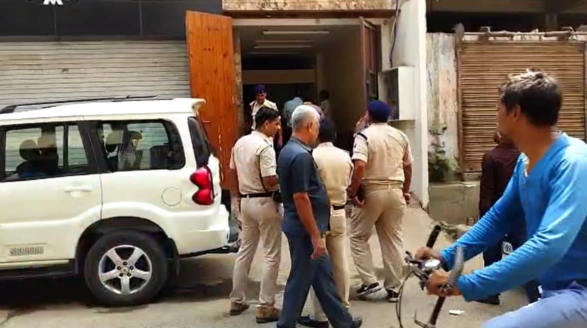 पूर्व डिप्टी मेयर राजेश वर्मा के घर इनकम टैक्स की रेड चौथे दिन भी जारी, जानिये क्या-क्या मिला