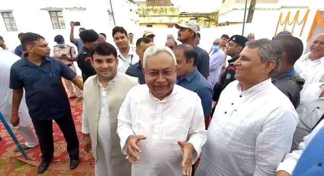 सुशील मोदी के बयान पर नीतीश कुमार का पलटवार, कहा- जल्दी सरकार गिरा दें  