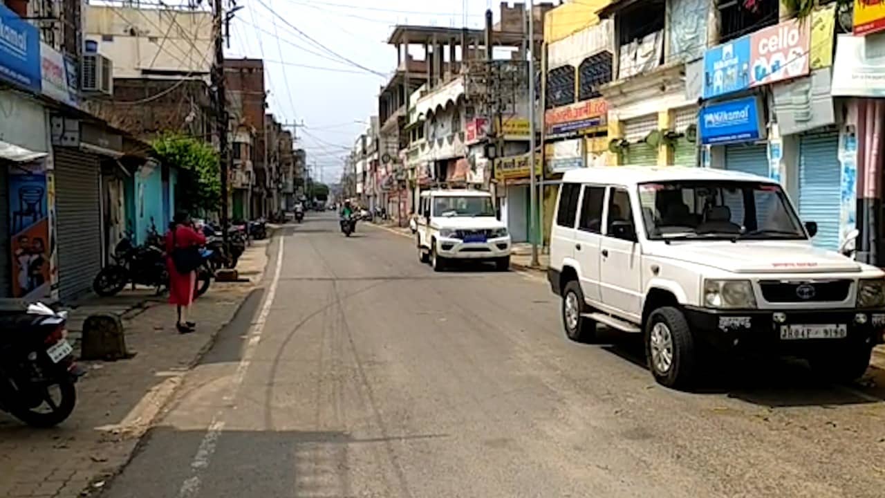 दुकान बंद रख दुमका ने दी अंकिता को श्रद्धांजलि