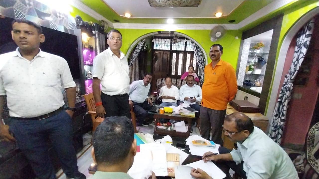 बीएमपी डीएसपी के तीन ठिकानों पर निगरानी विभाग की छापेमारी, कई अहम दस्तावेज