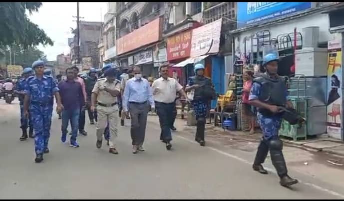 दुमका पेट्रोल कांड :  भाजपा के तीन बड़े नेता मिलेंगे म़तका अंकिता के परिजनों से, शांति के लिए पुलिस का प्लैग मार्च