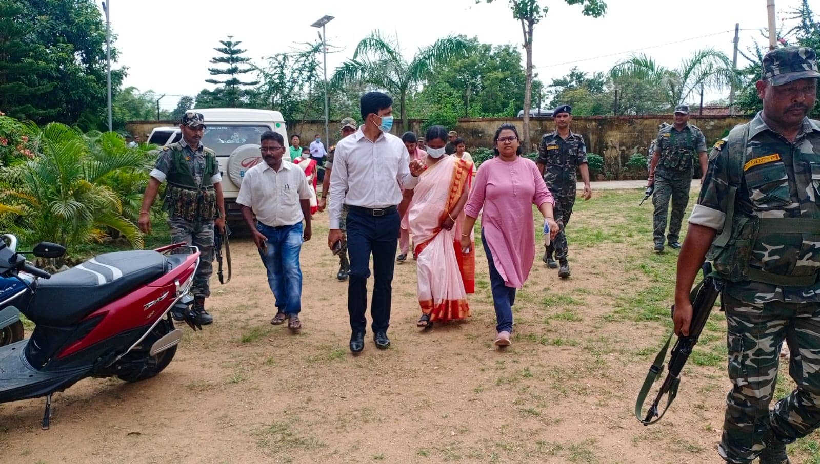 कस्तुरबा स्कूल में स्वच्छता पखवाड़ा शुरू, डीसी ने छात्रों को स्वस्थ्य रहकर अच्छी शिक्षा ग्रहण का दिया मंत्र