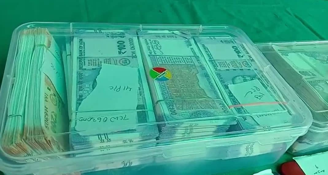 पटना पुलिस ने जाली नोट छापने वाले रैकेट का किया भंडाफोड़, दो तस्कर गिरफ्तार 