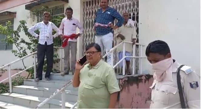 घर गिरने से तीन की मौत, मृतकों में एक बच्ची भी