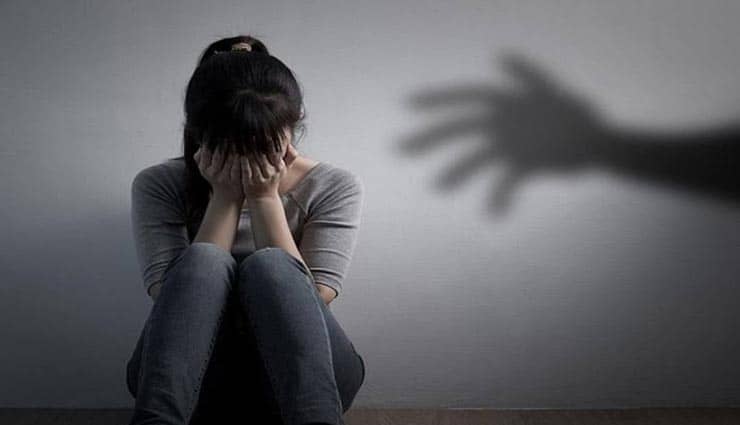 कैसे खुद को सुरक्षित महसूस करेंगी बेटियाँ, जब आसपास के लोग ही बन जाएं हैवान