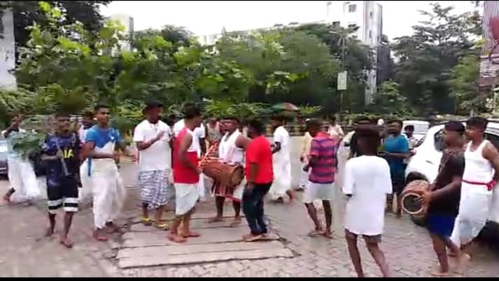 लौह नगरी में करमा पूजा की धूम, कुंवारे लड़कियां-लड़कियां पूजा में होंगी शामिल