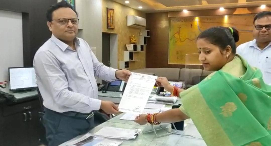 भाजपा नेत्री मिली डीआरएम से, क्या रखी मांग -आप भी जानिए 