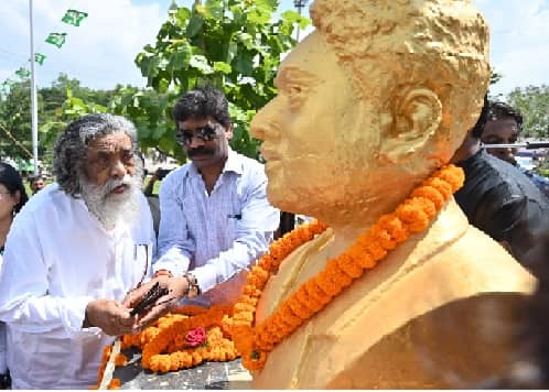 दुर्गा सोरेन जयंती पर बोले शिबू सोरेन- सजग हो कर झारखंड को बचाने की जरुरत