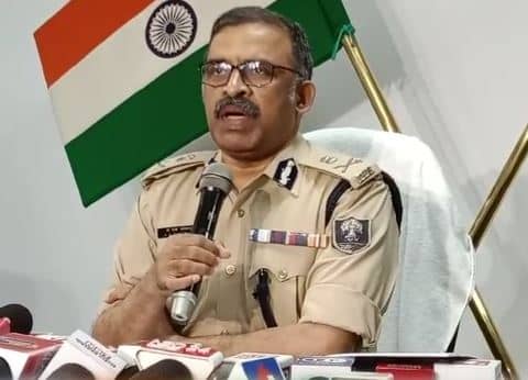 सिवान पत्थरबाजी मामले में नाबालिग को जेल भेजना पड़ा महंगा, ADG ने प्रेस कॉन्फ्रेंस कर दी सफाई