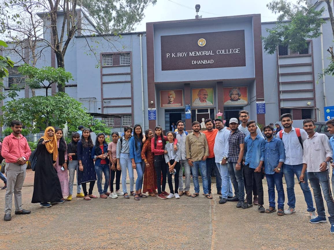 नाराज छात्रों ने प्राचार्य को सुनाई खरी-खरी, जानिए कहां का है मामला