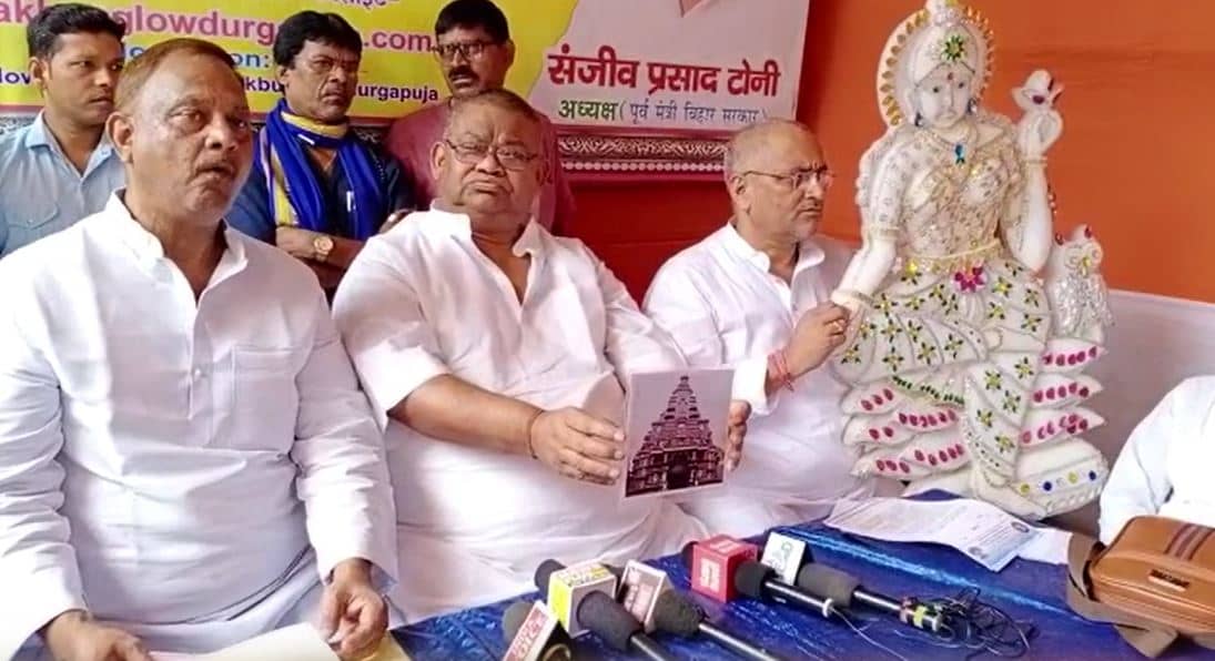 दुर्गा पूजा :  पटना के डाक बंगला चौराहा पर इंडोनेशिया के प्रसिद्ध प्रम्बनन मंदिर के तर्ज पर बन रहा भव्य पंडाल 