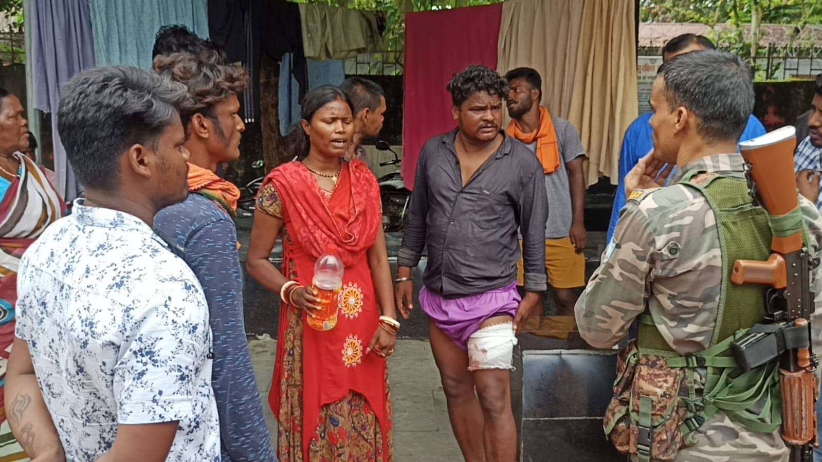  दो गुटों में हिंसक झड़प में फायरिंग , एक युवक गंभीर रूप से घायल