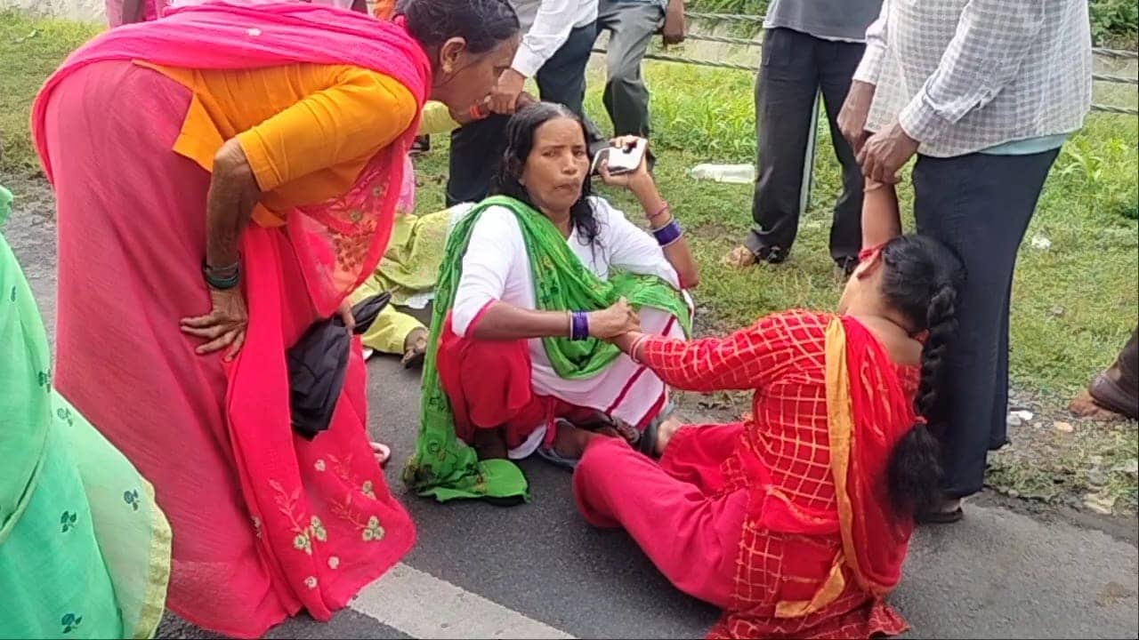 काम कर रहे टायर मिस्त्री की ट्रेलर की चपेट में आने से मौत,  आक्रोशित लोगों ने किया कलकत्ता-दिल्ली हाइवे जाम