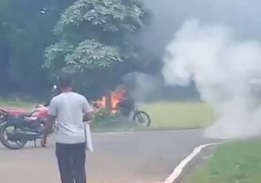 आसनसोल में छात्रों ने शिक्षक की बाइक में लगा दी आग, जानिये क्या बताया कारण