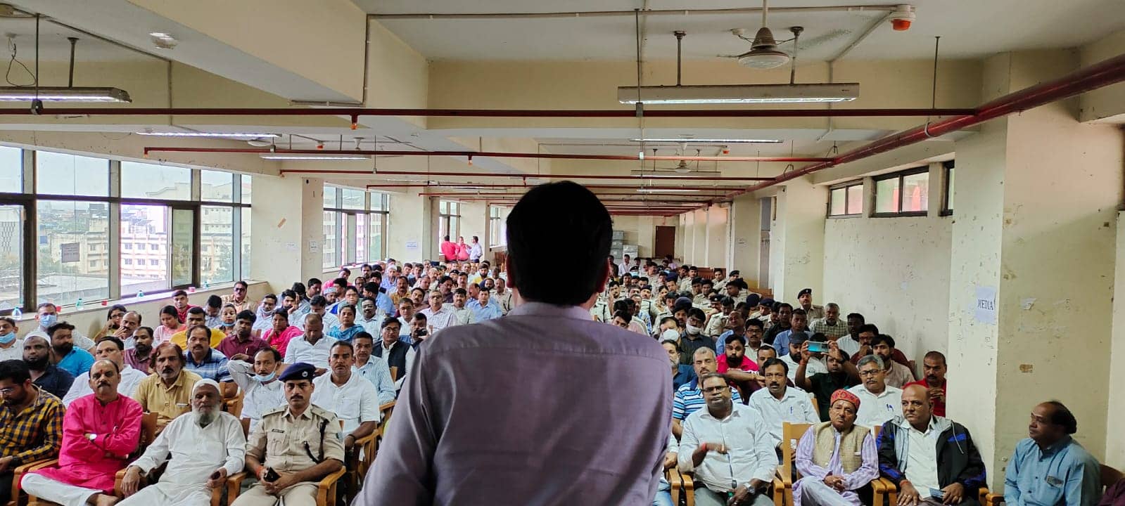 दुर्गापूजा: प्रशासन ने सुरक्षा का दिया आश्वासन, सोशल मीडिया पर रहेगी पुलिस की पैनी नजर