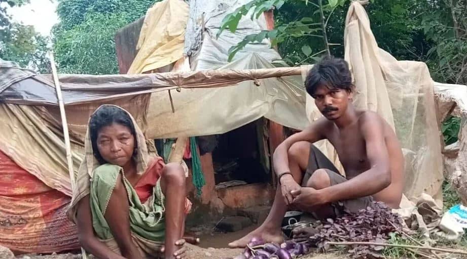 जमशेदपुर के इस परिवार ने शौचालय को ही बना लिया आशियाना, वजह जान हैरान रह जाएंगे आप