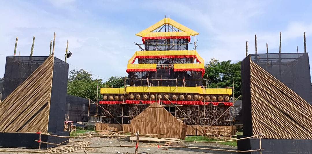 धनबाद: नाइजीरियन फीस फेस्टिवल के थीम पर बनाया जा रहा झारखंड मैदान का पंडाल, इस बार फिर नंबर वन की रेस में