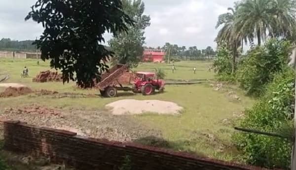 वकील की भी जमीन कब्जा करने से पीछे नहीं हैं भू-माफिया, जानिए कहां का है मामला