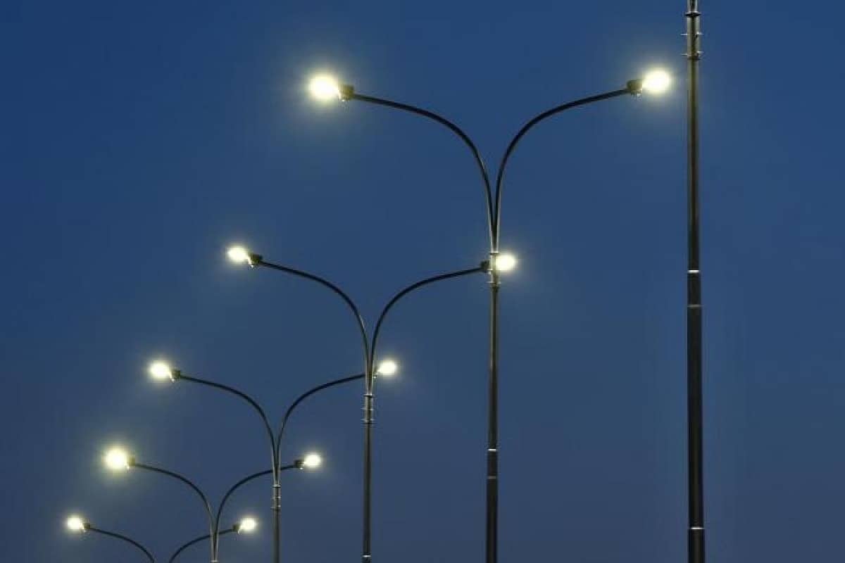 धनबाद  नगर निगम लेगा यूजर चार्ज तो बिजली विभाग हर स्ट्रीट लाइट में लगाएगा मीटर 