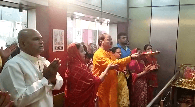 राज्य के पूर्व मुख्यमंत्री रघुवर दास ने की मां शैलपुत्री की पूजा, लोगों को दी नवरात्र की बधाई