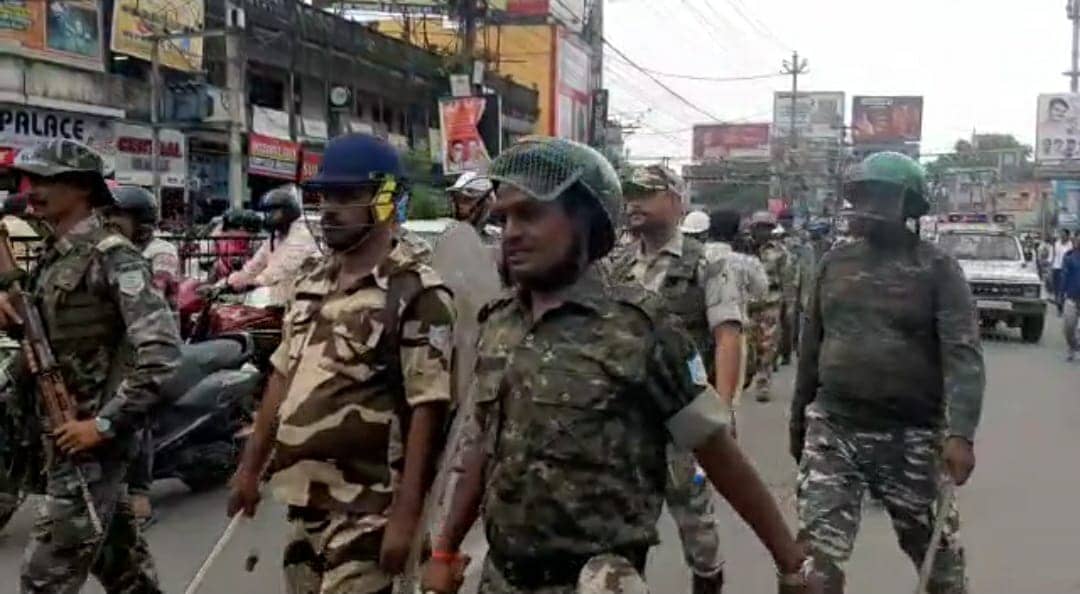 रांची: त्योहार से पूर्व प्रशासन ने निकाला गया फ्लैग मार्च, असामाजिक तत्वों पर बनी रहेगी नजर