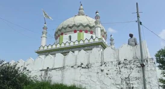 सासाराम में सम्राट अशोक के 2300 साल पुराने शिलालेख पर बना दी मजार