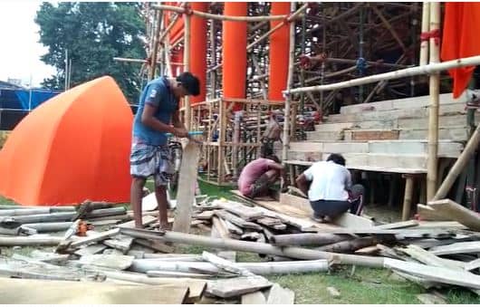 भागलपुर: सांप्रदायिक सौहार्द की मिसाल पेश कर रहे हैं मुस्लिम कलाकार, इन जगहों पर बना रहे पूजा पंडाल