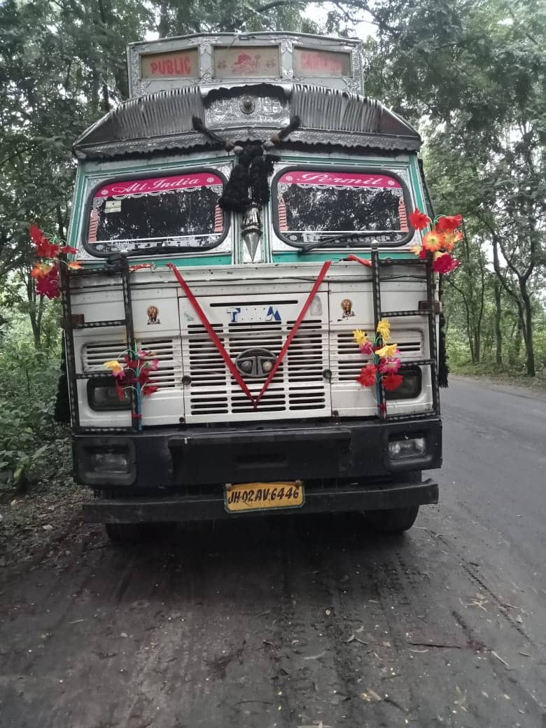 रामगढ़ : SP के निर्देश पर कार्रवाई, अवैध कोयला लदा 6 ट्रक जब्त, कारोबारियों में हड़कंप